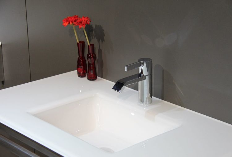 Umywalka szklana na indywidualny wymiar z prostokątną misą Glass po lewej stronie 160-02L