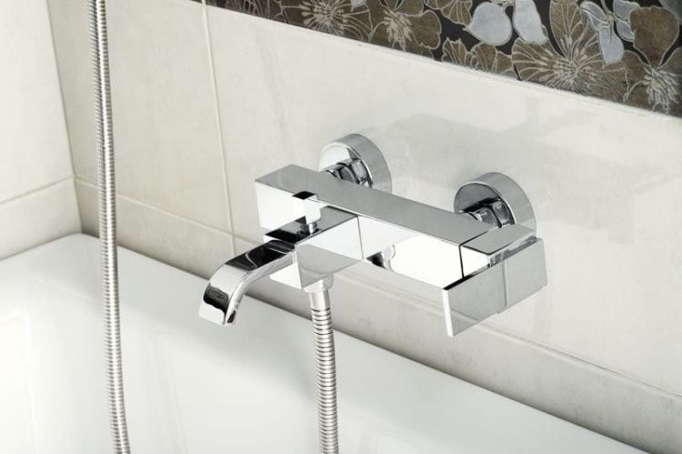 TRIUMPH bateria wannowa ścienna, chrom