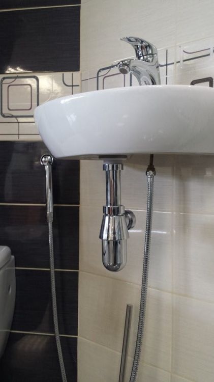 Bateria umywalkowa z prysznicem bidetowym, chrom