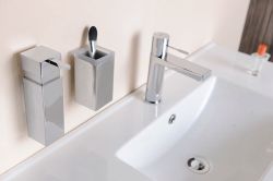 QUELLA dozownik mydła 150ml, system mocowania Lift & Clean, chrom