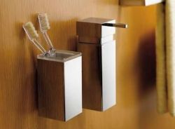 QUELLA dozownik mydła 150ml, system mocowania Lift & Clean, chrom