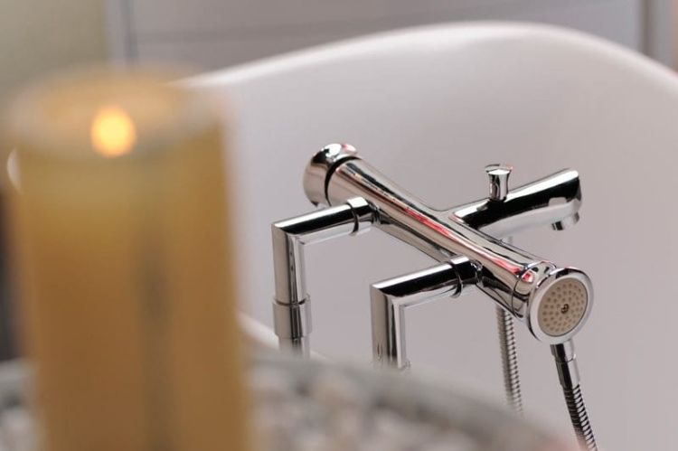 BELINDA bateria wannowa naścienna, z uchwytem prysznica, chrom