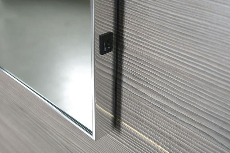 BORA lustro w ramie 600x800mm z oświetleniem i z przełącznikiem LED, chrom