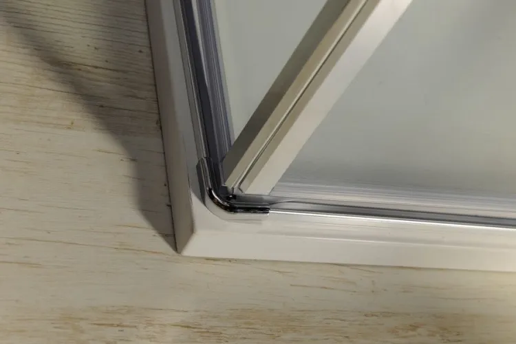 One prostokątna kabina prysznicowa 900x750mm wariant L/P