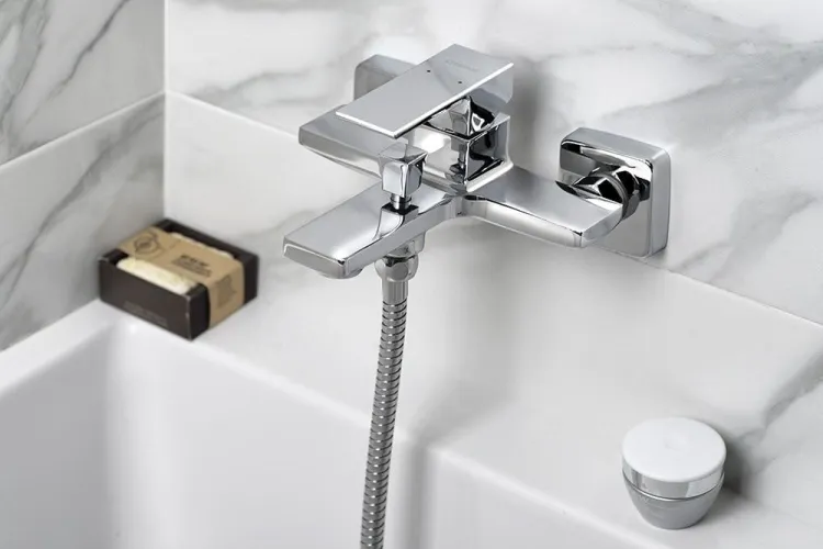 LATUS 35 bateria wannowa ścienna, chrom
