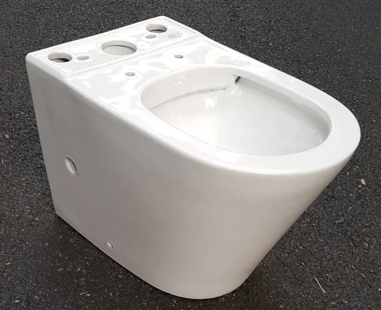PACO RIMLESS misa do kompaktu WC PC1012 z deską WC