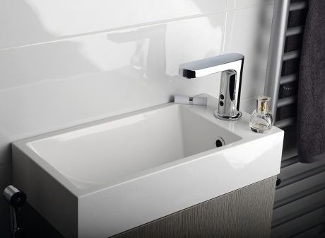 Przejdź do produktu Czujnikowa bateria umywalkowa, niska, 6V DC(4xAA), chrom