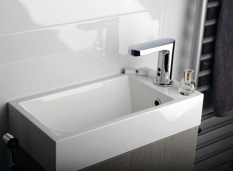 Czujnikowa bateria umywalkowa, niska, 6V DC(4xAA), chrom