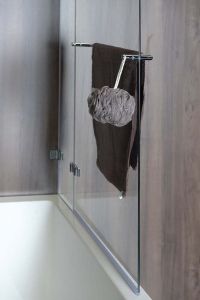 VITRA LINE parawan wannowy 950mm, prawy, szkło czyste