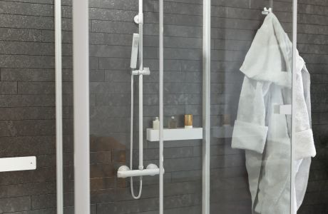 Przejdź do produktu Półka łazienkowa na akcesoria 60x6x10 cm ze stali nierdzewnej lakierowanej na biało MCJ H60