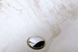 BLOK 16 umywalka kamienna 58x14x38 cm, biały marmur polerowany