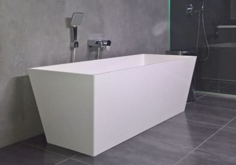 Przejdź do produktu KVADRIE wanna kompozytowa 1590x650x550mm, objętość 360l, biały połysk