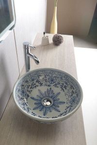 PRIORI umywalka ceramiczna, średnica 42cm, biała z niebieskim wzorem