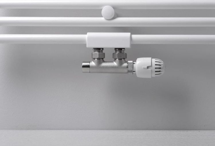 TOP 50 głowica termostayczna do przyłącza 50mm, pravy, nikiel/bała