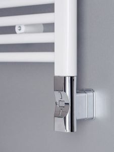 Grzałka elektryczna z termostatem, zdalne sterowanie 900W, D-kształt, chrom