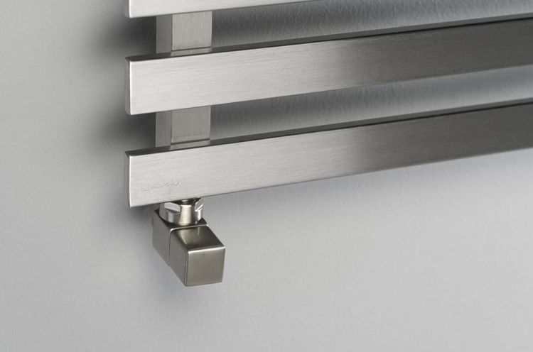 TRUVA grzejnik 500x545 mm, stal nierdzewna szczotkowana, 175 W