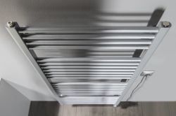DIRECT Grzejnik łazienkowy płaski, 1320/600, 714 W, srebro struktura
