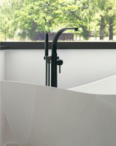 Bateria wannowa wolnostojąca 103 cm ze słuchawką prysznicową Besco Decco I czarny mat BW-DI-CZ