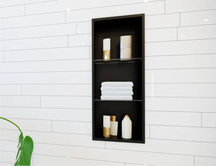 Półka łazienkowa wnękowa do zabudowy 32x92x15 cm ze stali nierdzewnej, lakierowanej na 3 kolory do wyboru, ze szklanymi półkami kołnierz typu Flat MCJ F.PWNP LWH 900/15