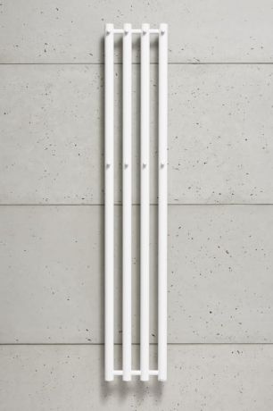 Przejdź do produktu Grzejnik łazienkowy pionowy biały 26,6x150 cm z wieszaczkami PMH Rosendal R2W  