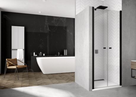 Przejdź do produktu Drzwi wnękowe prysznicowe dwuczęściowe 70 cm z czarnymi profilami SanSwiss Black Line SOL207000607