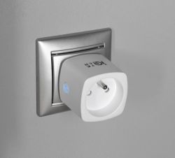 IQTECH Inteligentny adapter gniazda z bolcem ochronnym, 16A