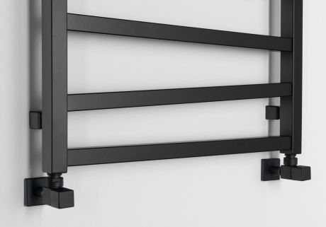 Przejdź do produktu ZIG grzejnik łazienkowi 600x1810mm, czarny mat