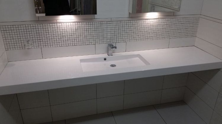 Umywalka na dowolny wymiar z materiału Solid Surface z dużą misą Lite SOL