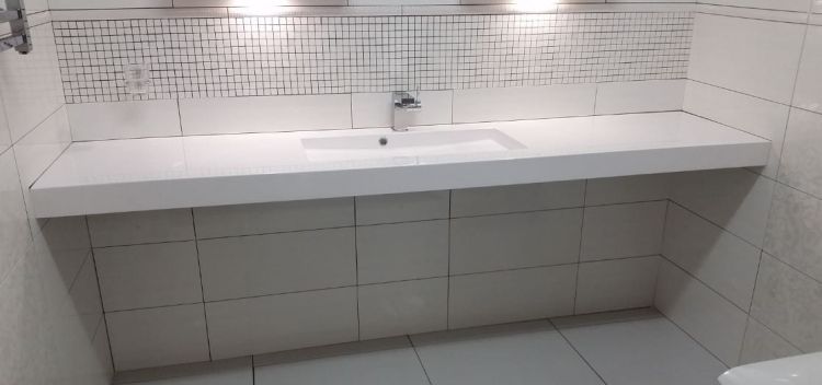 Umywalka na dowolny wymiar z materiału Solid Surface z dużą misą Lite SOL