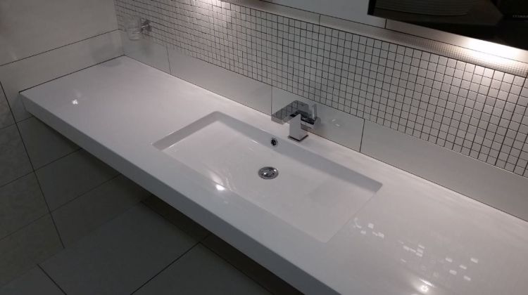 Umywalka na dowolny wymiar, na zamówienie z Corianu z misą Lite SOL 68x30