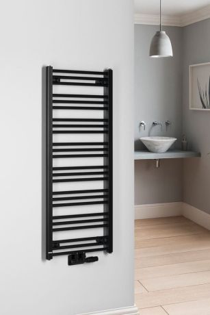 Przejdź do produktu ALBRECHT grzejnik 500x1250 mm, podłączenie środkowe, czarny mat