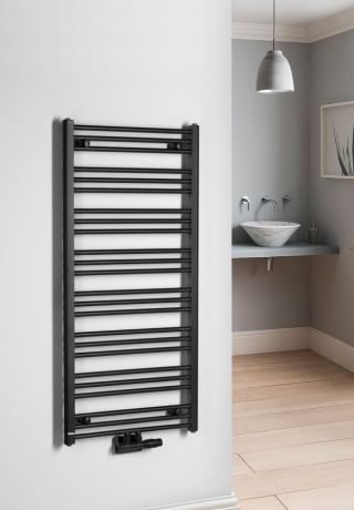 Przejdź do produktu ALBRECHT grzejnik  600x1250 mm, podłączenie środkowe, czarny mat