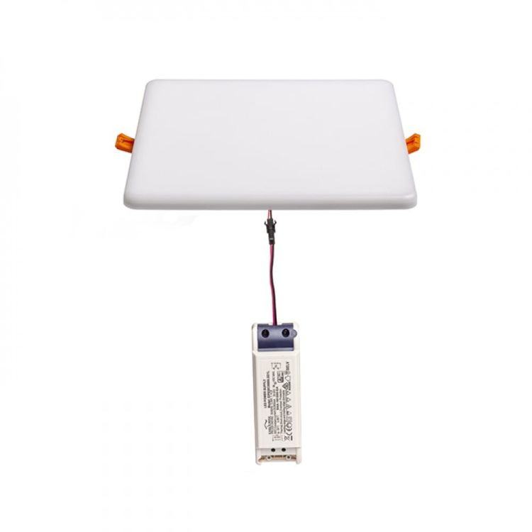 BELI SQ 21 wpuszczana akryl mleczny 230V LED 24W IP65 3000K