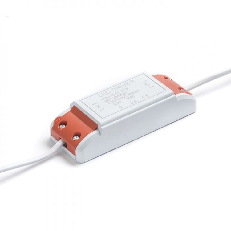 SOCORRO R 225 wpuszczana biała  230V LED 18W  3000K