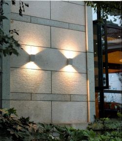 DIXIE 10x16 ścienna srebrno-szara  230V LED 2x5W 92° IP54  3000K
