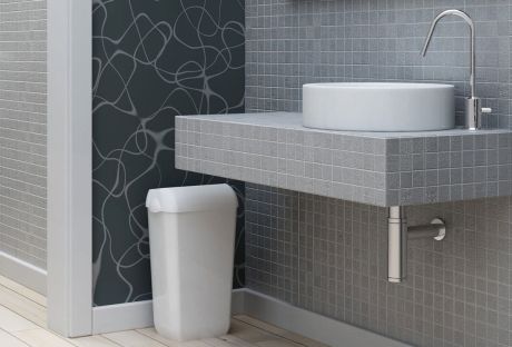 Przejdź do produktu COLORED ścienny kosz na śmieci z pokrywą, 23l, ABS, biały