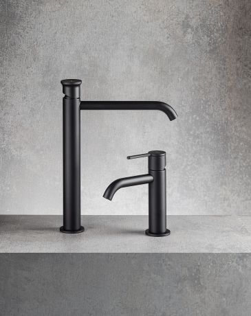 Przejdź do produktu Czarna bateria umywalkowa wysoka 29 cm Emmevi Filo 85003BIGNO