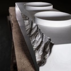 Podwójna umywalka z betonu architektonicznego wisząca Durabad Erozja jasny beton