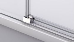 System wypinania drzwi przesuwanych