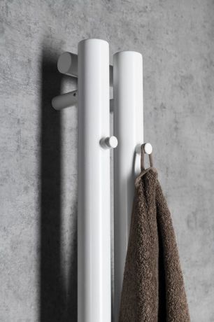 Przejdź do produktu PILON grzejnik łazienkowy 122x1800mm, 2 wieszaki, biały mat