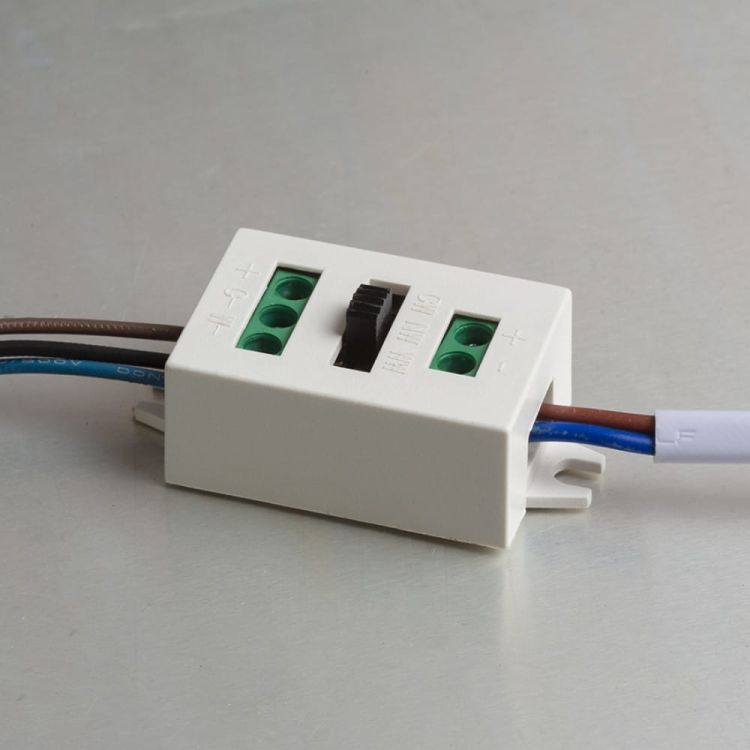 LARISA SQ 60 DIMM sufitowa biała 230V LED 100W 3000K 4000K 6500K