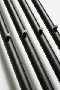 Grzejnik łazienkowy pionowy 42x150 cm PMH Rosendal R2BL/6 czarny