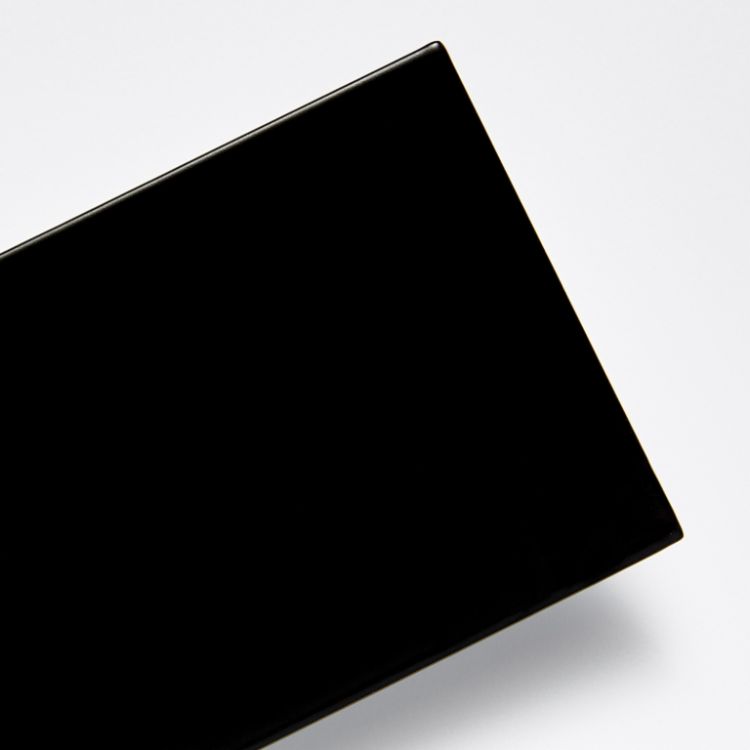 Kolor czarny połysk