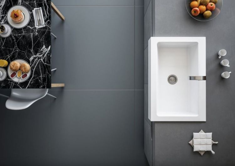 zlewozmywak Arya 81 cm ceramiczny w kuchni.JPG