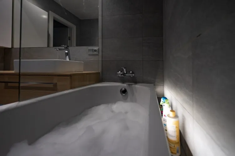 NIX półka wnękowa nad wannę ze stali nierdzewnej, 183 cm