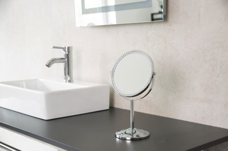 Przejdź do produktu HELENE lusterko kosmetyczne stojące, średnica 170mm, dwustronne, z cyrkoniami, chrom