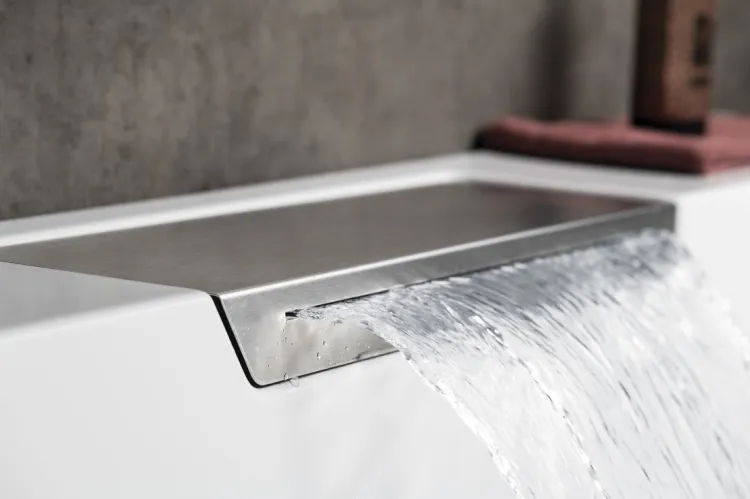 CAME FALLS POOLMASTER wanna z hydromasażem, 175x175x50cm, chrom