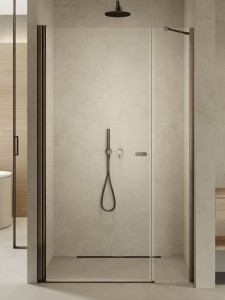 Uniwersalne drzwi wnękowe, możliwe do montażu z każdej strony, otwierane w obu kierunkach, dostępne w rozmiarze od 100x195 cm do 160x195 cm.