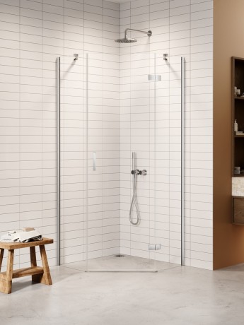 Przejdź do produktu Pięciokątne kabiny z drzwiami otwieranymi na zewnątrz. Dostępne w rozmiarach 80x80x200 cm i 90x90x200 cm.