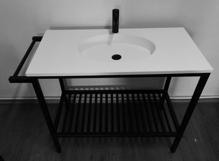 Stelaż stalowy Loft z wieszakiem i z umywalką 100x50 Vortex czarno biały
